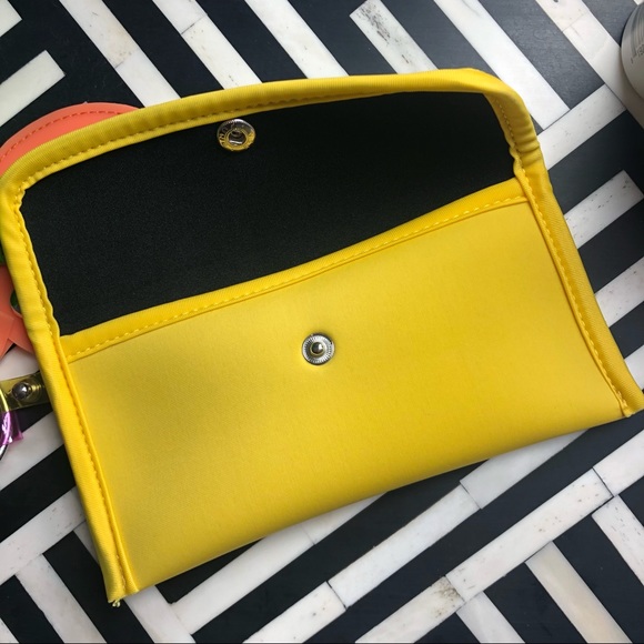 🛑SOLD🛑Neon Mini Purse Cluster 💕🍊🥝🍌 - Picture 7 of 11